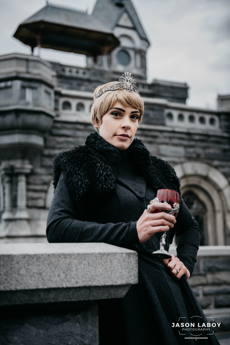 Illustration for article titled Game Of Thrones Cosplay Got The Whole Gang Together (For A Wedding Proposal)